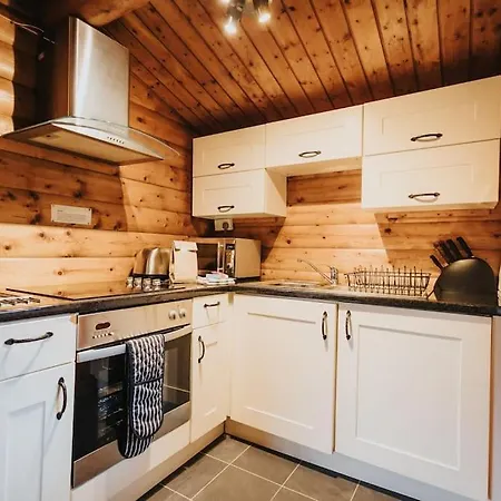 Rustic Log Cabin In Snowdonia - 2 Bedrooms & Parking Ffestiniog Exterior photo