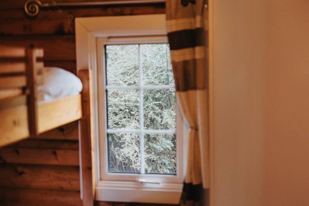 Holiday home Rustic Log In Snowdonia - 2 Bedrooms & Parking *