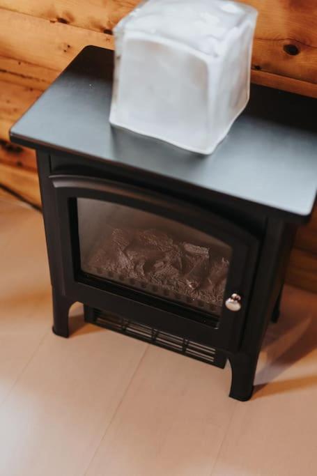 Rustic Log In Snowdonia - 2 Bedrooms & Parking *